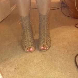 Tan dolce ankle heels